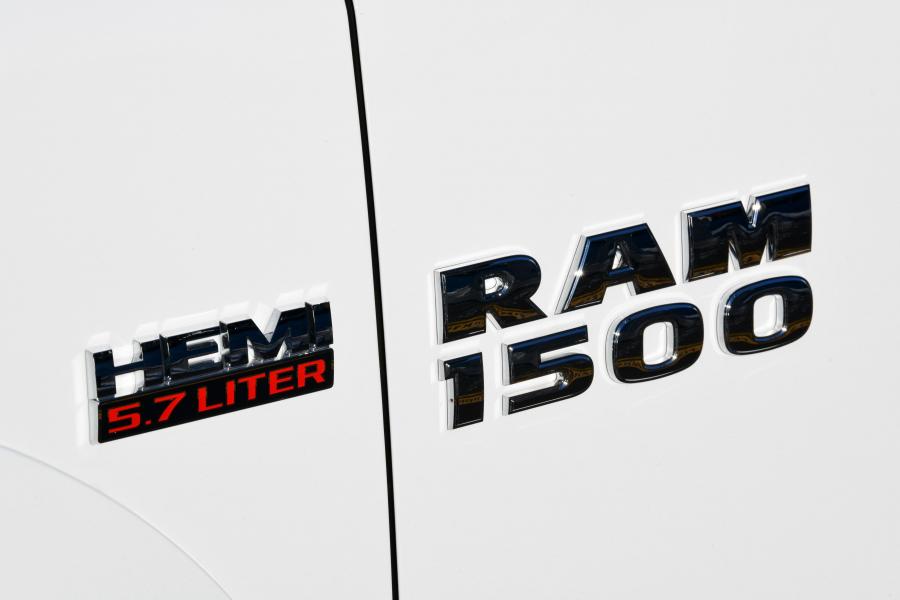 Логотип Ram 1500 Laramie Crew Cab (DS) 2018 года  (AU) (фото 38 из 52)